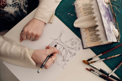 Teckning som föreställer ett träd.